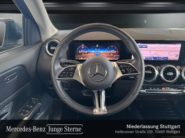 Mercedes-Benz GLA 220