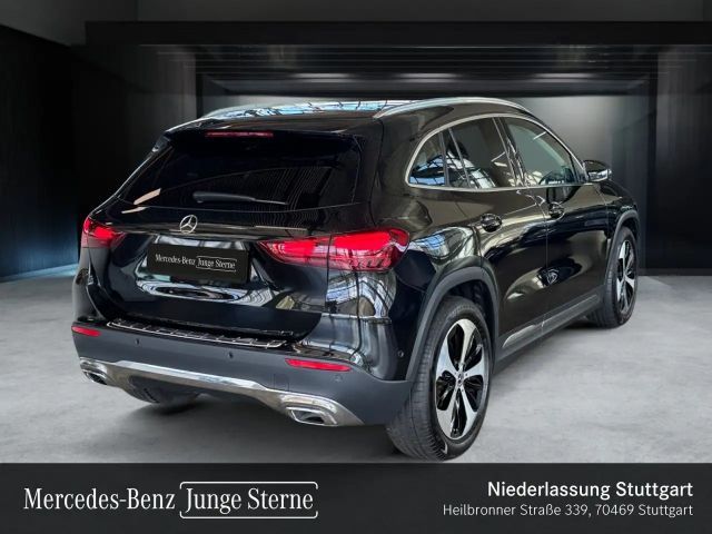 Mercedes-Benz GLA 220