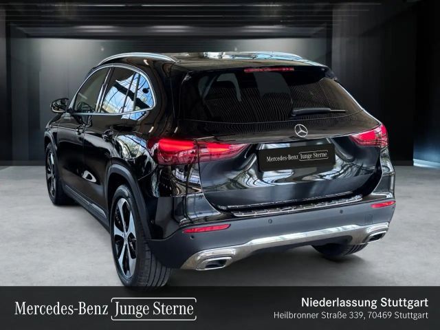 Mercedes-Benz GLA 220