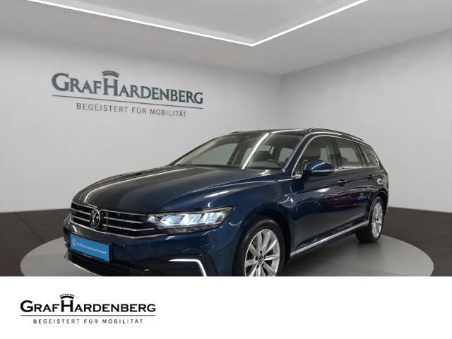Volkswagen Passat Variant GTE 1.4 TSI e-Hybrid AHK Panodach Navi Kamera 2021 Hybride / Benzine