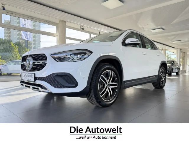 Mercedes-Benz GLA 250 e AUT PDC GRA AHK LED PANO NAVI TOUCH ZV Klima 2022 Hybride / Benzine