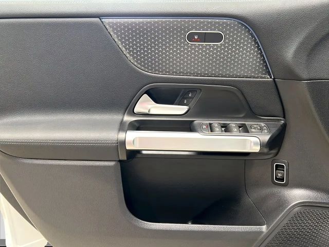 Mercedes-Benz EQB 250