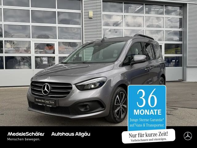 Mercedes-Benz T-Klasse Progressive LED CARPLAY 17-ZOLL SCHECKHEFT Chrom Interieur-Paket/Sitzh/Temp/Klima/Licht- und Regensensor/Zusatzhz./Tel 2022 Benzine