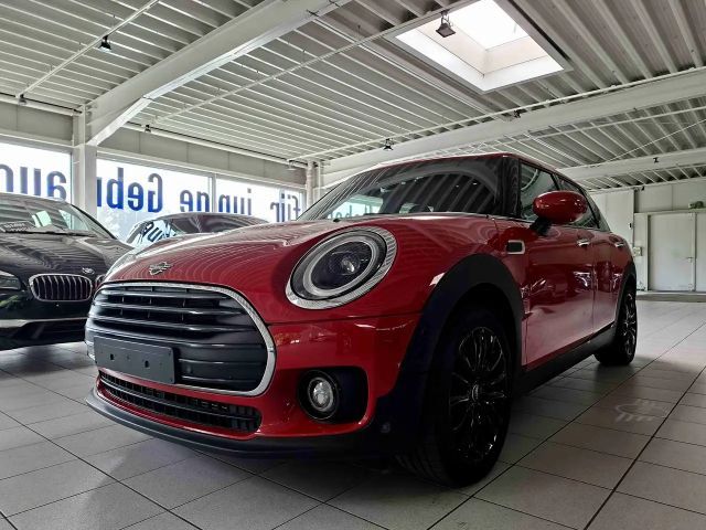 MINI Cooper Clubman Aut. Navi Kamera PanoDach E-Sitze HuD Classic Trim 2023 Benzine