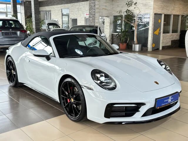 Porsche 992