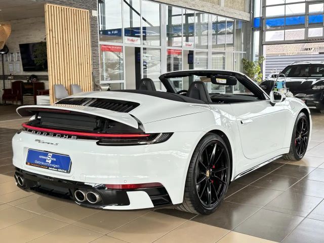 Porsche 992