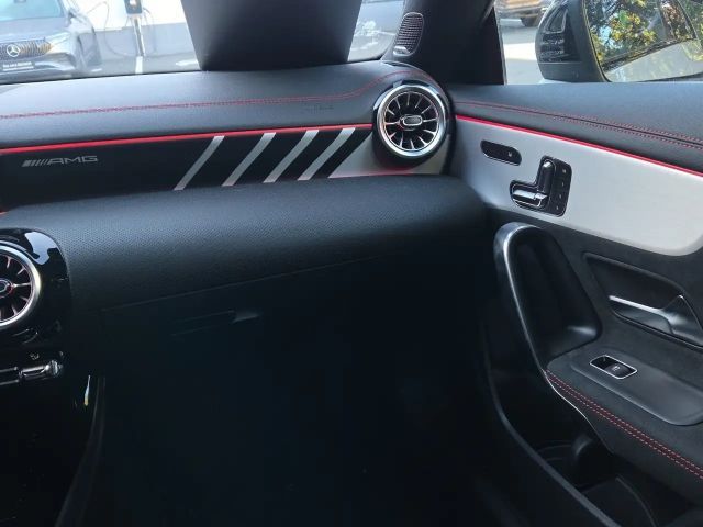 Mercedes-Benz CLA 35 AMG