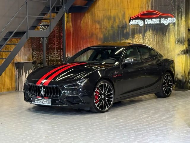 Maserati Ghibli Trofeo~GLAS SD~KAMERA 360~LED~CARBON~ 2023 Benzine