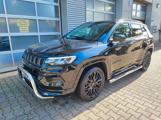 Jeep Compass 1,5 L GSE T4 S Mild-Hybrid 4x2 7-AT 2023 Benzine
