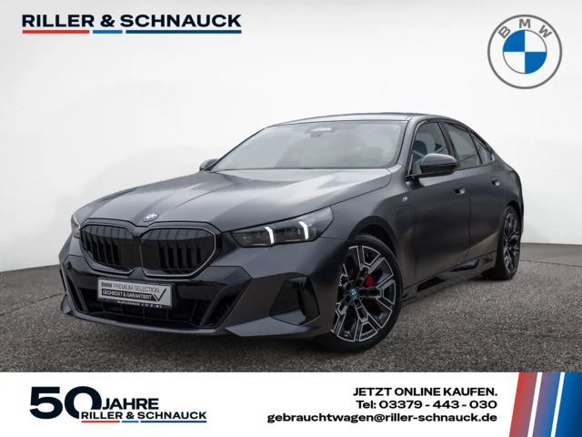BMW 530 e M-Sport Pro H/K+NAVI+HUD+ACC+MEM+SITZBEL 2025 Hybride / Benzine
