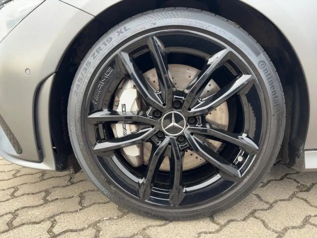 Mercedes-Benz CLA 35 AMG