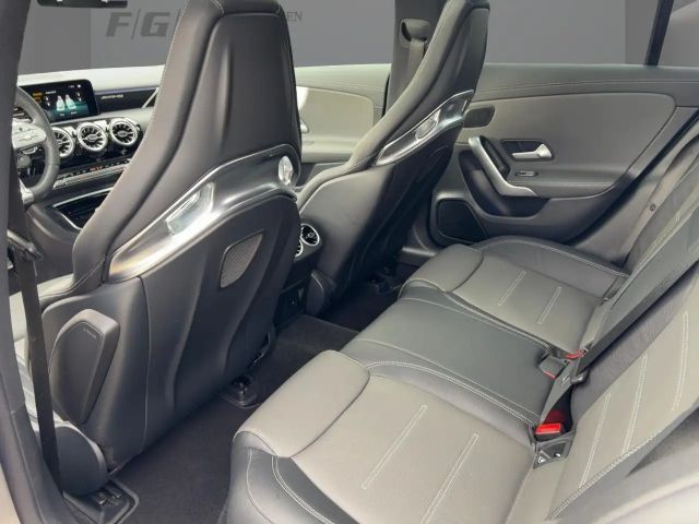Mercedes-Benz CLA 35 AMG