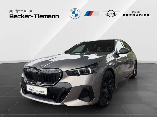 BMW 530 e xDrive Tour| M Sport Pro| IconicGlow| PaAsPro| P 2024 Hybride / Benzine
