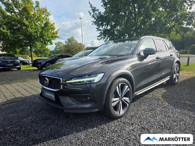 Volvo V60 Cross Country PLUS B4 AWD ACC/AHK/CAM/STHZ/PANO/SHZ/H&K 2023 Diesel