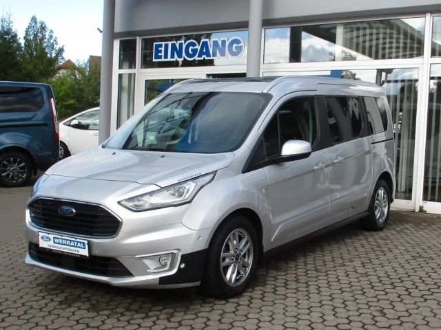 Ford Grand Tourneo