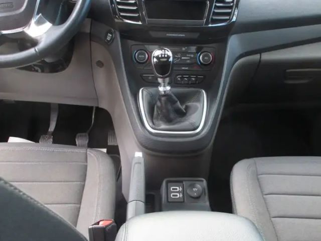 Ford Grand Tourneo