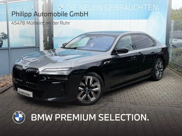BMW i7 M70 xDrive M Permance Two-Tone B&W TV Lounge 2025 Elektrisch