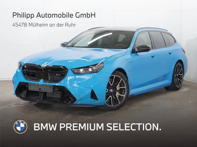 BMW M5 Touring Keramik Ultimate Pack B&W Pano AHK 2025 Hybride / Benzine