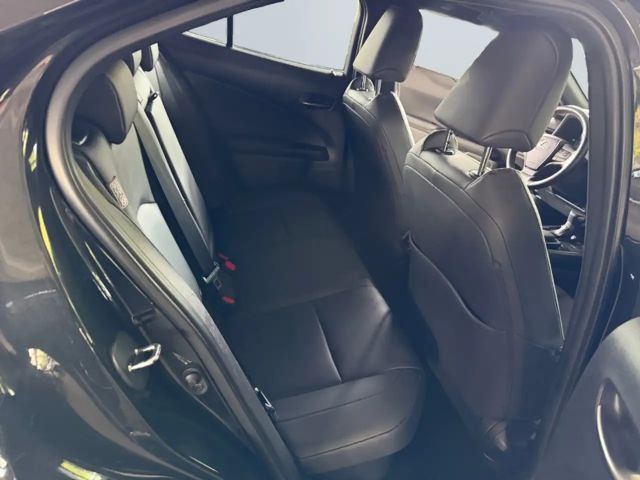 Lexus UX 250h