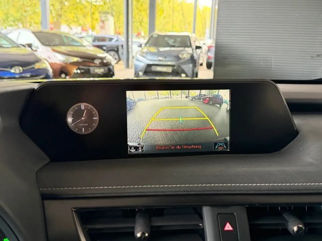 Lexus UX 250h