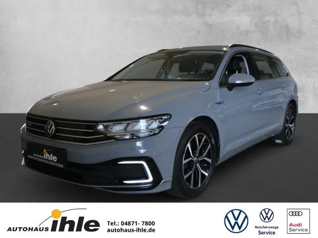 Volkswagen Passat Variant GTE 1,4 TSI DSG Plug-In Hybrid ACC+NAVI+R-FAHRKAME 2022 Hybride / Benzine