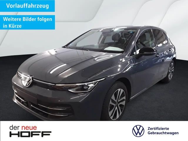 Volkswagen Golf VIII 1.5 eTSI DSG ENERGY AHK Kamera Navi 2026 Benzine