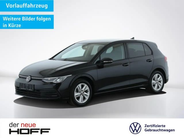 Volkswagen Golf VIII 1.5 eTSI DSG Life Kamera Navi Sitzheizung 2023 Benzine
