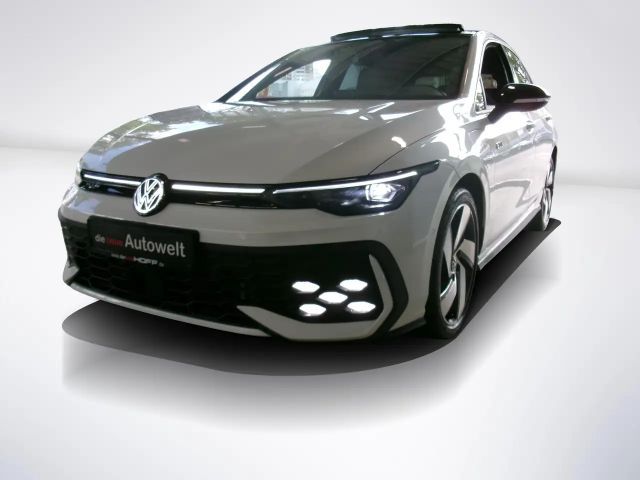 Volkswagen Golf VIII 1.5 eHybrid GTE Pano AHK Kamera Navi ACC SHZ 2025 Hybride / Benzine