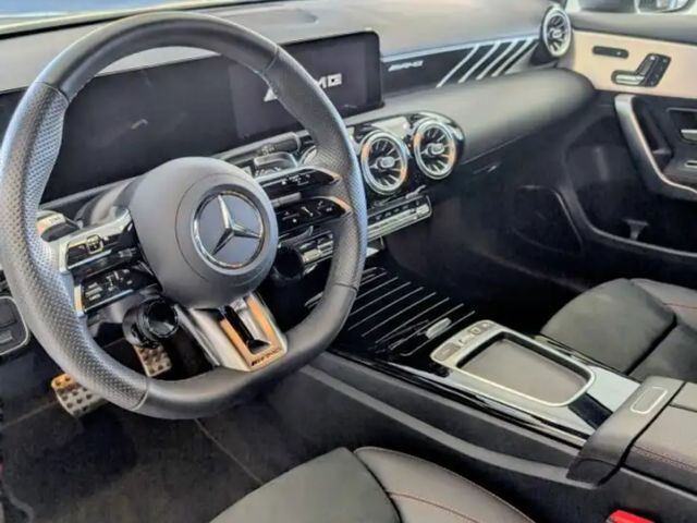 Mercedes-Benz A 35 AMG
