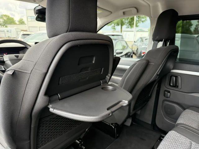 Peugeot Traveller