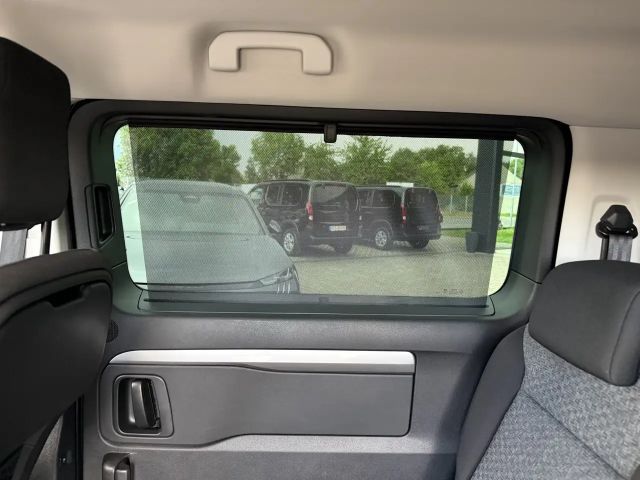 Peugeot Traveller
