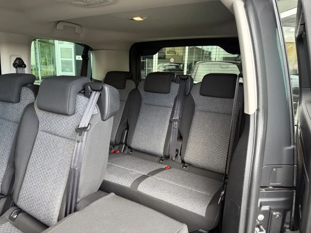 Peugeot Traveller
