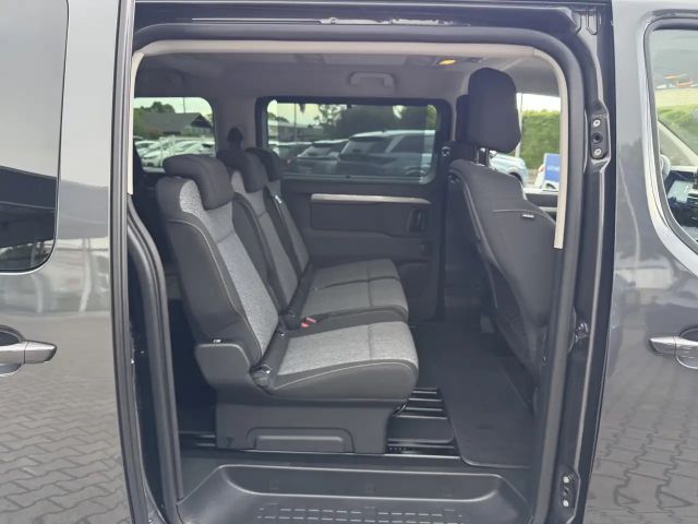 Peugeot Traveller