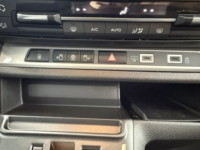 Peugeot Traveller