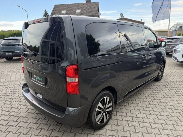 Peugeot Traveller