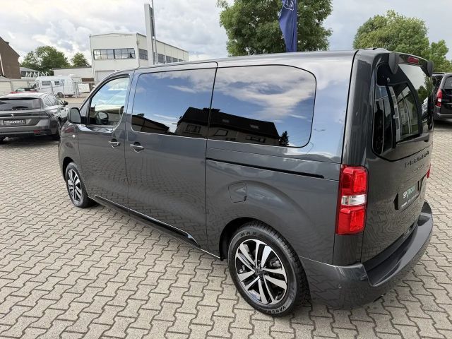 Peugeot Traveller