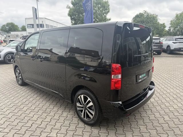 Peugeot Traveller