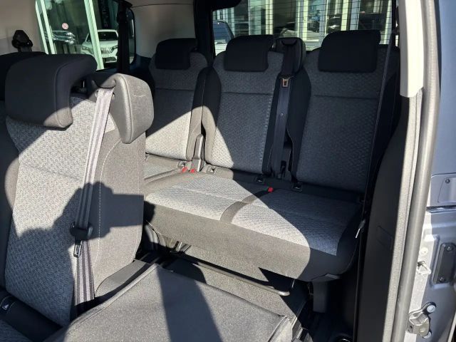 Peugeot Traveller