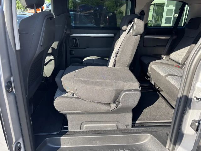 Peugeot Traveller