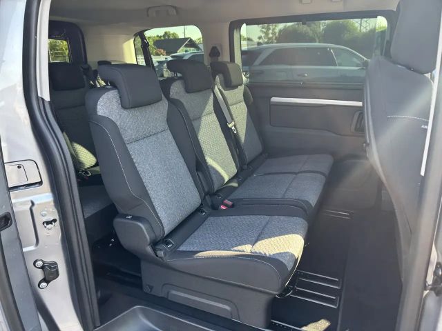 Peugeot Traveller