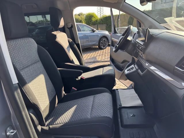 Peugeot Traveller