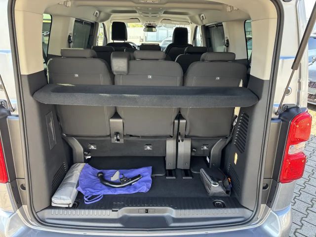 Peugeot Traveller