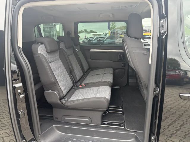 Peugeot Traveller