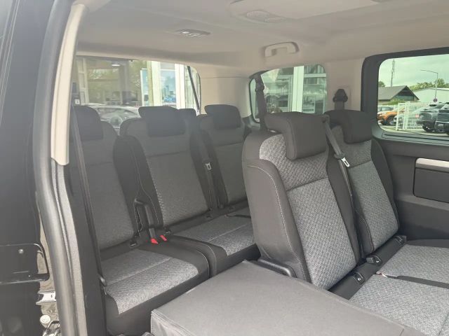 Peugeot Traveller