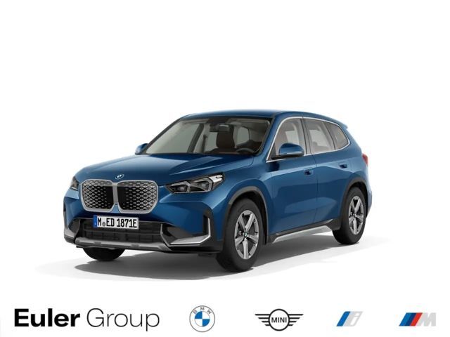 BMW iX1 xDrive 30 xLine HUD AD AHK-klappbar Navi Digitales 2023 Elektrisch