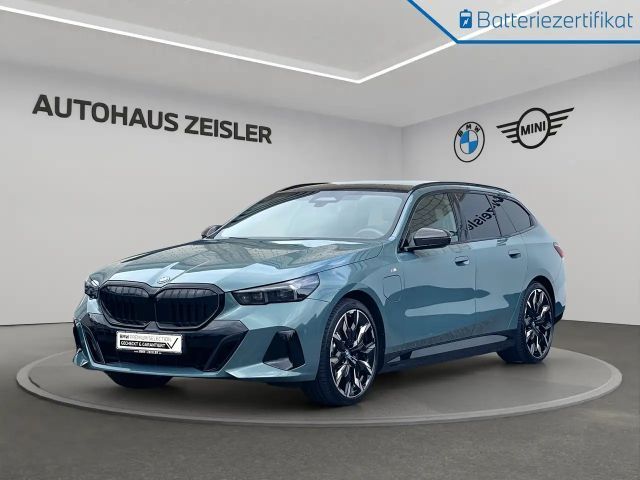 BMW 530 e xDrive Touring G61 °M SPORTPAKET PRO° UPE 104.05 2024 Hybride / Benzine