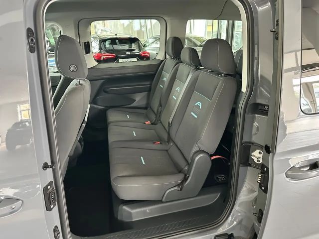 Ford Grand Tourneo
