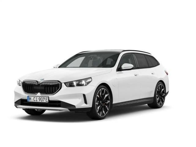 BMW 550 e xDrive Touring M Sportpaket Panorama AHK 2026 Hybride / Benzine