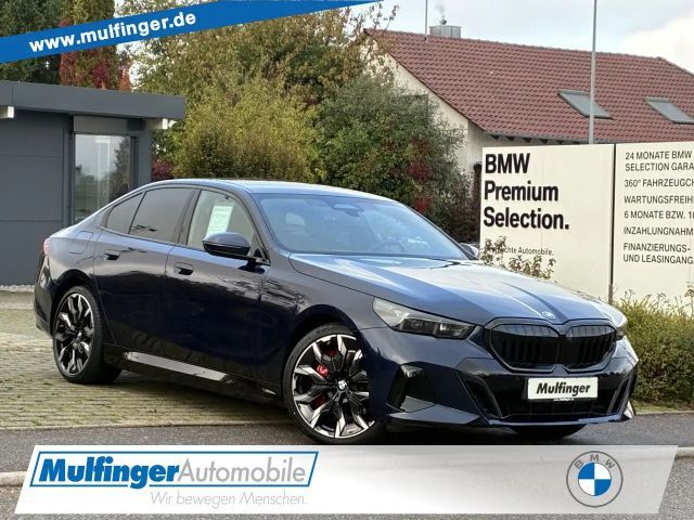 BMW 550 e xDr.M Sport PRO IntAktiv.Autobahn.B+W.AHK21 2026 Hybride / Benzine