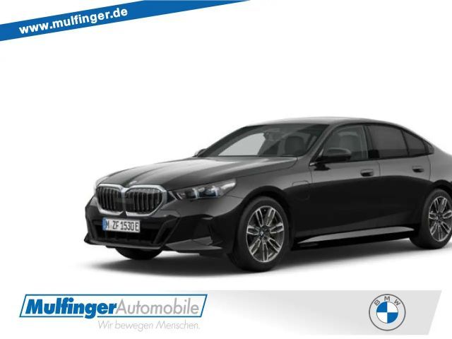BMW 550 e xDr.M Sport IntAktiv.Sitzbel.AutobahnAs.AHK 2026 Hybride / Benzine